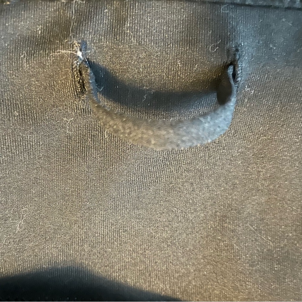 Avia women’s black yoga pants with waist tie & pocket in back in the waistband. - Picture 3 of 6